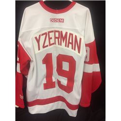 AUTHENTIC V YZERMAN DETROIT RED WINGS JERSEY NEW