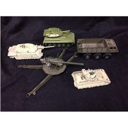 VINAGE DINKY AND CORGI 1:12 SCALE TANKS LOT