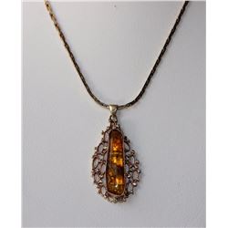 10KT Yellow Gold Chain and Amber Pendant