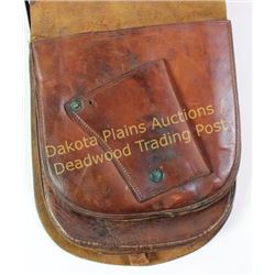 Early cowboy pommel saddle bags stamped Bennett and Harvey Portland, excellent condition with good c