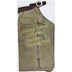R.T. Frazier kids batwing chaps in minty condition, stamped on billet, chaps feature clip corner buc