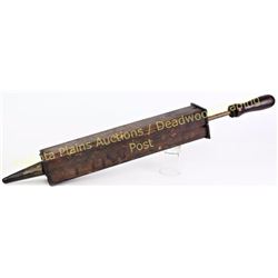 Wonderful early primitive wooden sprayer with hand painted "powder" on right side. Excellent working