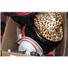 Image 2 : TWO BOXES OF NEW HALLOWEEN HATS
