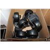 Image 1 : BOX OF CASTORS