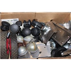 BOX OF CASTORS