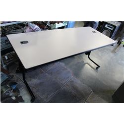 LRGE ROLLING DESK