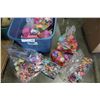 Image 1 : TOTE OF POLLY POCKET FIGURES AND ACCESSORIES