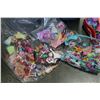 Image 3 : TOTE OF POLLY POCKET FIGURES AND ACCESSORIES