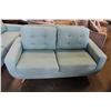 Image 5 : FLOOR MODEL HOME ELEGANCE MODERN CHENILLE TUFTED SOFA AND LOVESEAT, REMOVABLE BACK CUSHIONS, RETAIL 