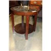 Image 2 : NEW HOME ELEGANCE ROUND DESIGNER MAHOGANY GLASS TOP ENDATBLE, RETAIL $249