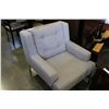 Image 1 : BLACK AND WHITE ARMCHAIR