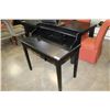 Image 2 : BLACK DESK WITH HUTCH