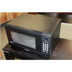 BLACK PANASONIC INVERTER MICROWAVE