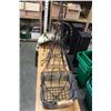Image 2 : LOT OF DECORATIVE METAL WARE