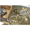 Image 2 : TRAY OF JEWELLRY