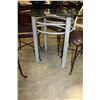 Image 3 : ROUND METAL BASE GLASSTOP TABLE AND 4 CHAIRS