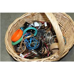 WICKER TRAY OF JEWELLRY