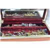 Image 1 : VINTAGE JEWELLRY BOX WITH CUFFLINKS
