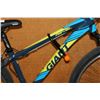 Image 2 : BLUE YELLOW GIANT MOUNTAIN BIKE