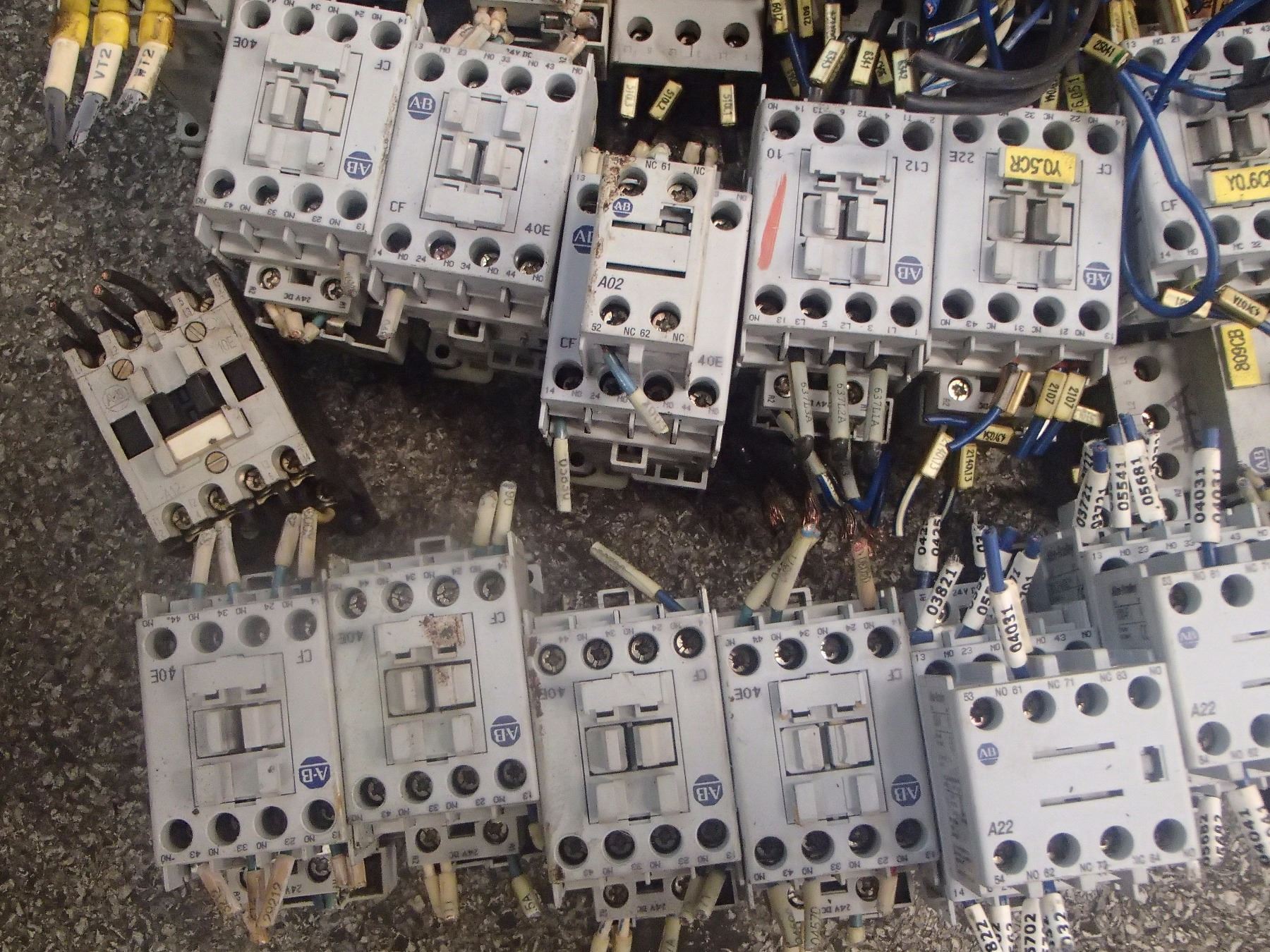Large Lot of Allen-Bradely Contactors - BTM Industrial