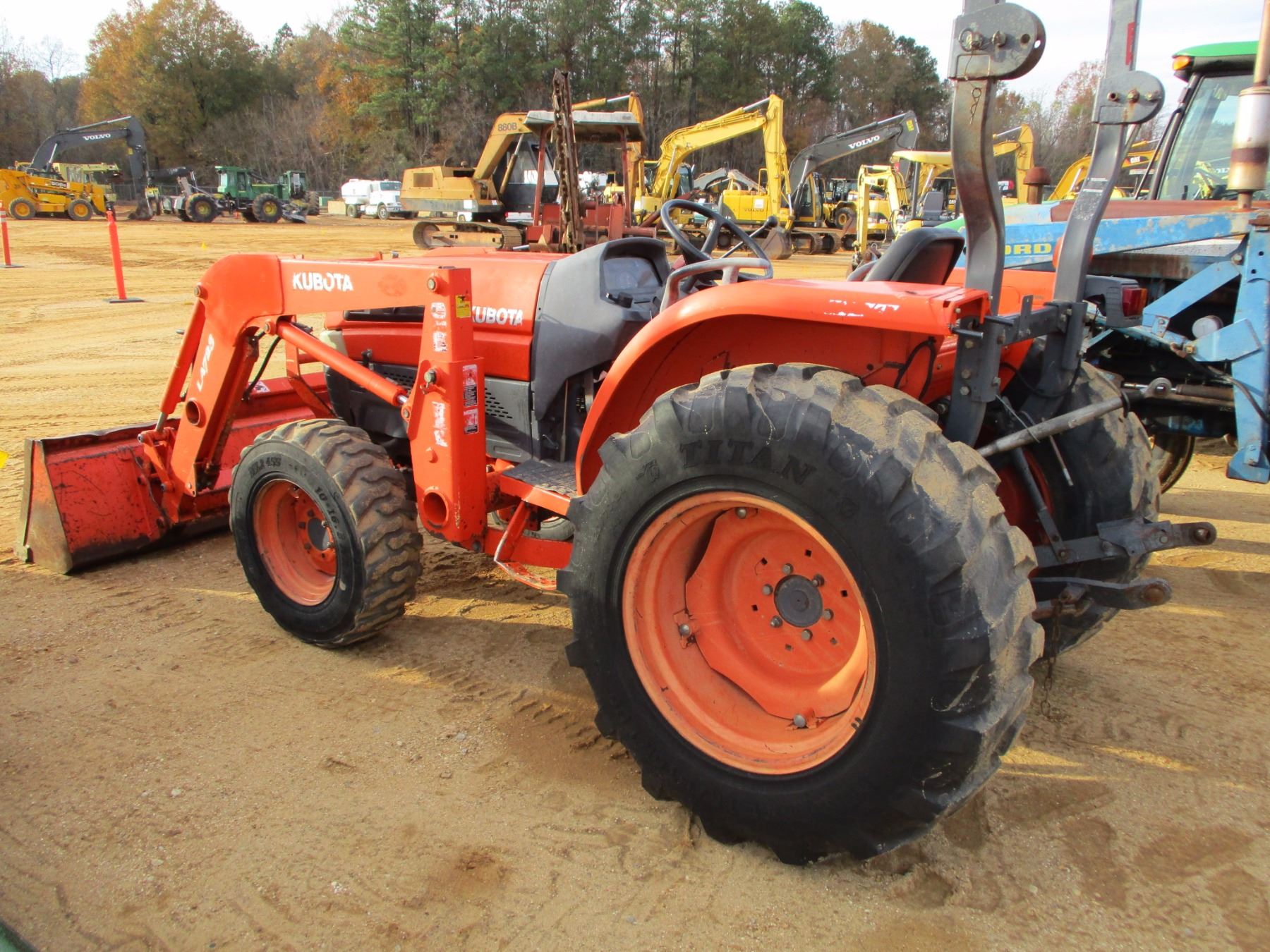 KUBOTA L3130HST FARM TRACTOR, VIN/SN41323 MFWD, 3 PTH, PTO, KUBOTA
