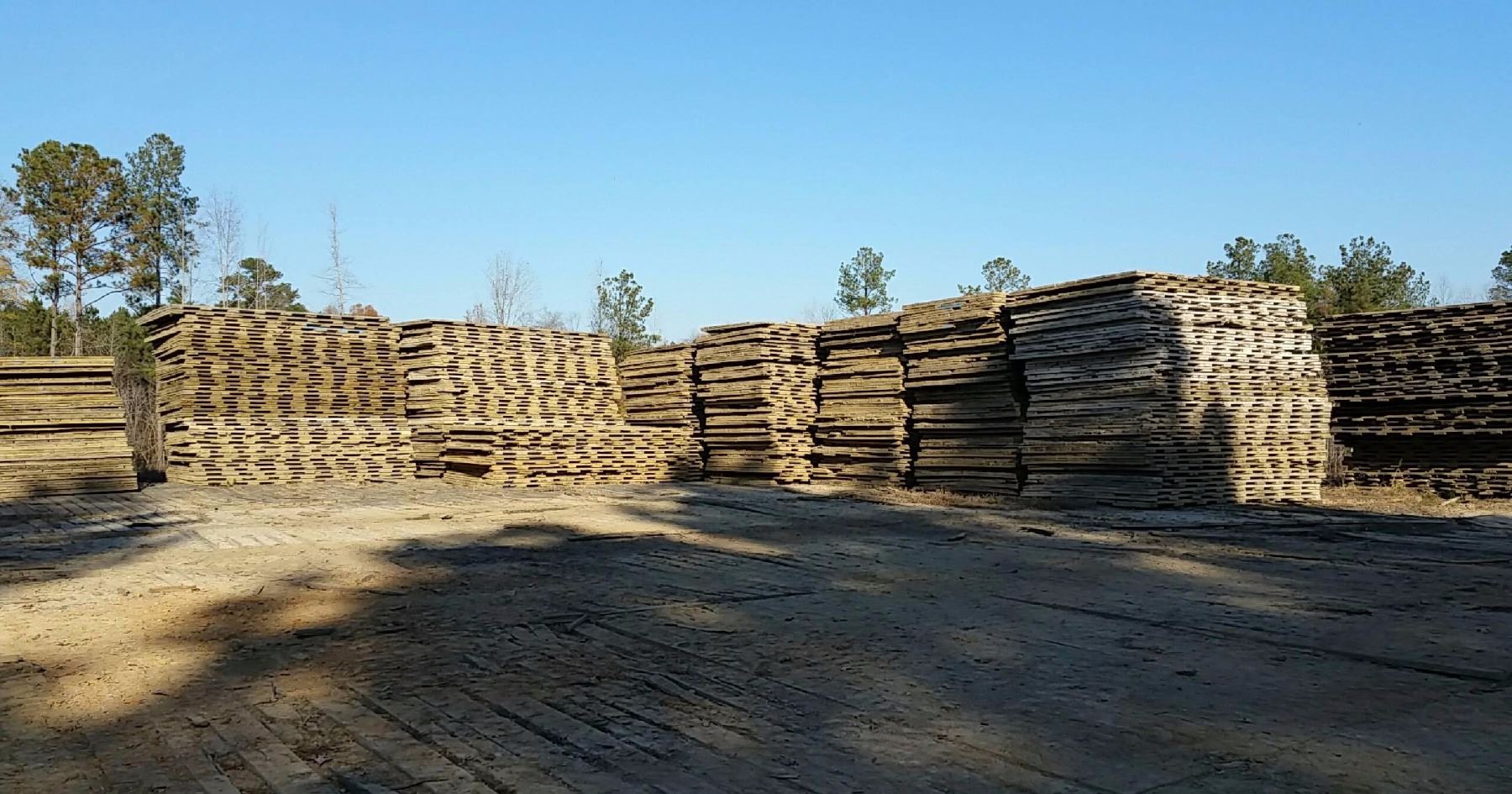 (50) 10 X 12 OAK LOGGING MATS WITH RUNNERS (SELLING OFFSITE LOCATED IN