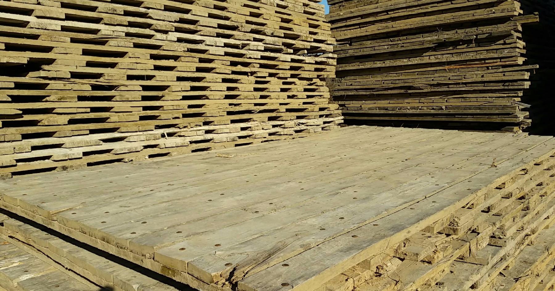 (50) 10 X 12 OAK LOGGING MATS WITH RUNNERS (SELLING OFFSITE LOCATED IN
