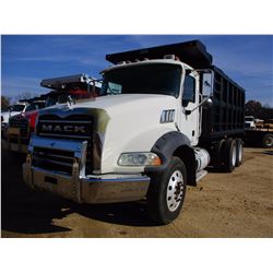 2007 MACK CTP713 DUMP, VIN/SN:1M2AT13C57M003420 - T/A, 405 HP MACK MP7-405 ENGINE, 10 SPD TRANS, 44K