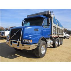 2007 VOLVO VHD DUMP TRUCK, VIN/SN:4V5K99GF37N467083 - T/A (REBUILT TITLE), 8LL TRANS, 20K FRONT, 16'