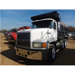 2001 MACK CH612 DUMP TRUCK, VIN/SN:1M1AA08XX1W022346 - T/A, 355 HP MACH E7 ENGINE, 10 SPD TRANS, 44K