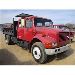 2001 INTERNATIONAL 4900 DUMP TRUCK, VIN/SN:1HTSDAAR91H352869 - S/A, CREW CAB, IHC DT466E ENGINE, ALL