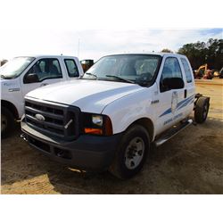 2006 FORD F250 CAB & CHASSIS, VIN/SN:1FTSX20566EA59903 - EXT CAB, V8 GAS ENGINE, A/T, ODOMETER READI