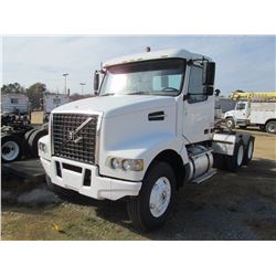 2005 VOLVO TRUCK TRACTOR, VIN/SN:4V4KC9GF85N391931 - T/A, 365 HP D12 VOLVO DIESEL ENG, 10 SPD TRANS,