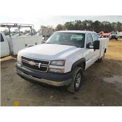 2007 CHEVROLET 2500HD SERVICE TRUCK, VIN/SN:1GBHC23U77F186443 - CREW CAB, V8 GAS ENGINE, A/T, KNAPHE
