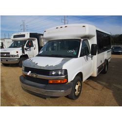 2009 CHEVROLET CRUSARY PASSENGER BUS, VIN/SN:1GBJG31K391161262 - 8 CYL GAS ENGINE, AUTO TRANS, 8 PAS