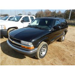2000 CHEVROLET BLAZER VIN/SN:1GNCS18WXYK272455 V6 ENGINE, AUTO, RADIO W/BLUETOOTH, ODOMETER READING 