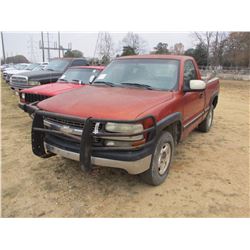 2001 CHEVROLET 1500 Z71 PICKUP, VIN/SN:1GCEK14T11Z297383 - 4X4, V8 GAS ENGINE, AUTO TRANS, TOOL BOX,