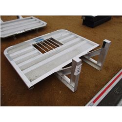 ALUMINUM HEADACHE RACK