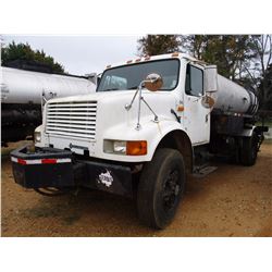 1992 INTERNATIONAL 4700 ASPHALT DISTRIBUTOR, VIN/SN:1HTSCPEN7NH431220 - S/A, IHC DIESEL ENG, 5 SPD T
