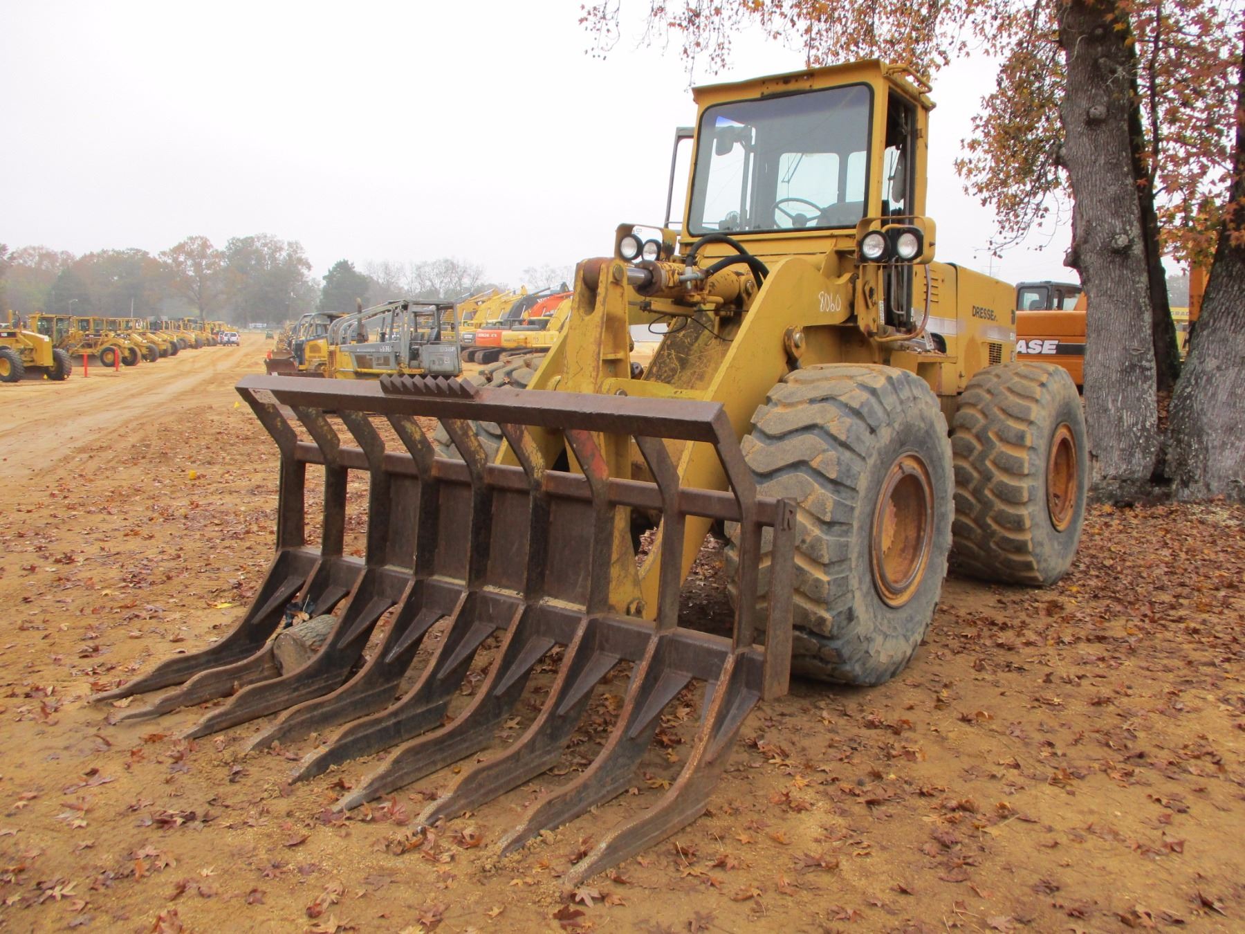 DRESSER 530 WHEEL LOADER, VIN/SN:75229 - ROOT RAKE, ECAB, 23.5R26 TIRES ...