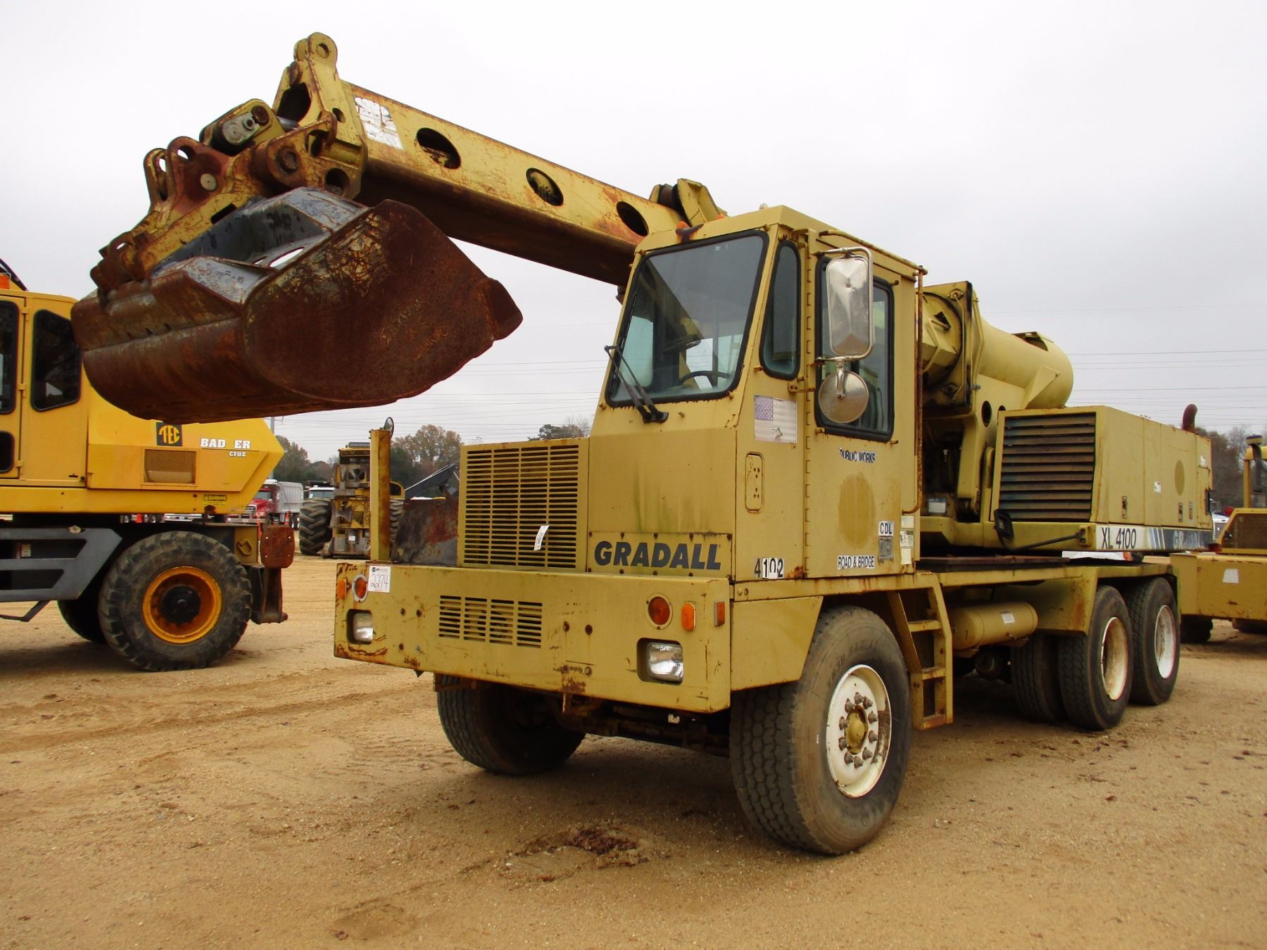 1998 GRADALL XL4100 WHEELED EXCAVATOR VIN/SN:0412275 50 quot CLEAN OUT 1998 GRADALL XL4100 WHEELED EXCAVATOR VIN/SN:0412275 50 quot CLEAN OUT
