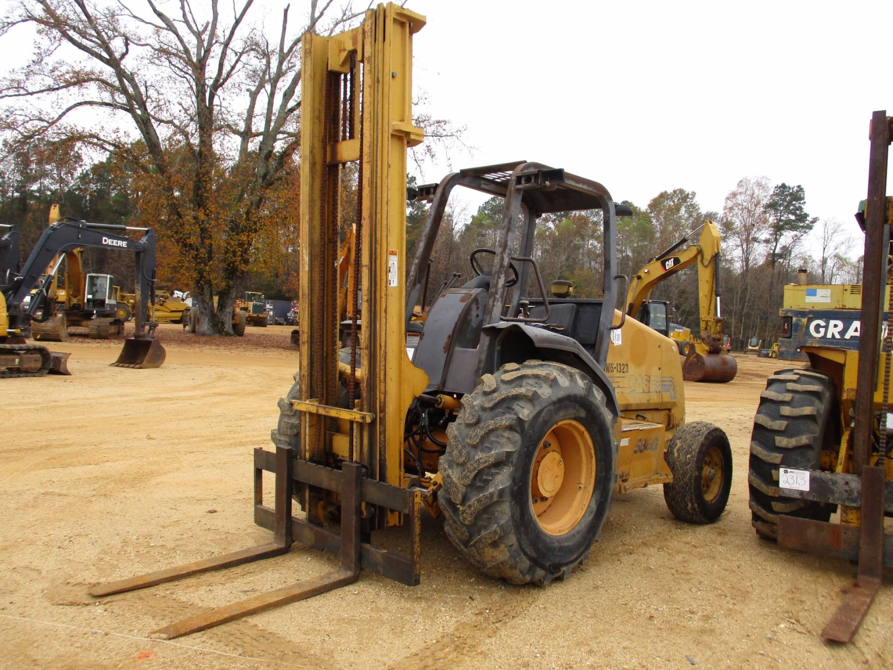 CASE 586G FORKLIFT VIN SN JJG0290423 TRIPLE STAGE MAST 42 FORKS case-586g-forklift-vin-sn-jjg0290423-triple-stage-mast-42-forks
