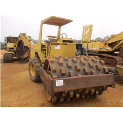 2004 HYSTER C832B ROLLER, VIN/SN:B208C1612J - VIBRATORY, 66" PADFOOT DRUM, CANOPY