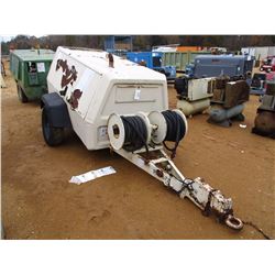 INGERSOLL-RAND P185WJD AIR COMPRESSOR, VIN/SN:264779UDG327 - JOHN DEERE DIESEL ENGINE, 185 CFM, MOUN