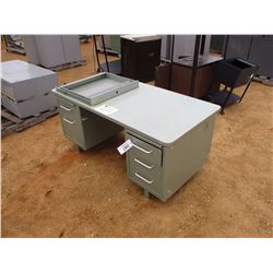 METAL DESK