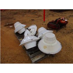 (5) COOPER OUTDOOR LIGHT FIXTURE