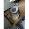 Image 2 : 2 BOXES OF MISC LINEN/DINNERWARE/ANALOG SCALE/ETC