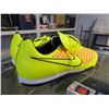Image 2 : NEW NIKE MAGISTA SHOES SIZE 12