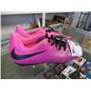 Image 2 : NEW PINK NIKE CLEATS SIZE 5.5Y