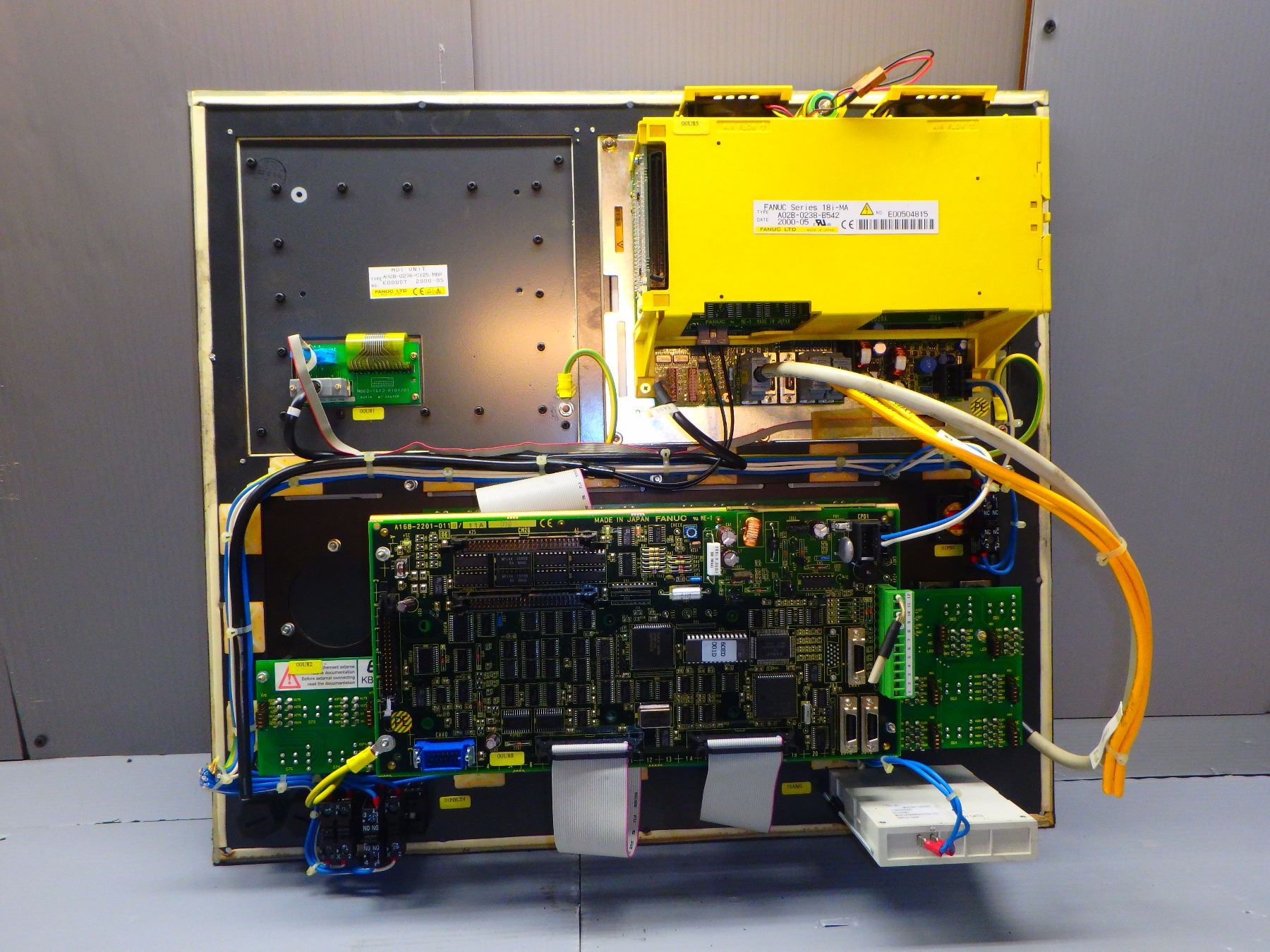Monitor Fanuc FANUC A02B-0238-B542 SERIES 18i-MA MONITOR W/ A02B-0236-C125/MBR MDI ...